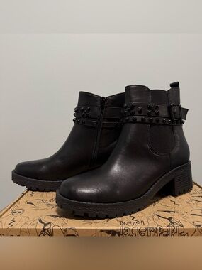 GC Shoes Women's Black Studded Ankle Boots